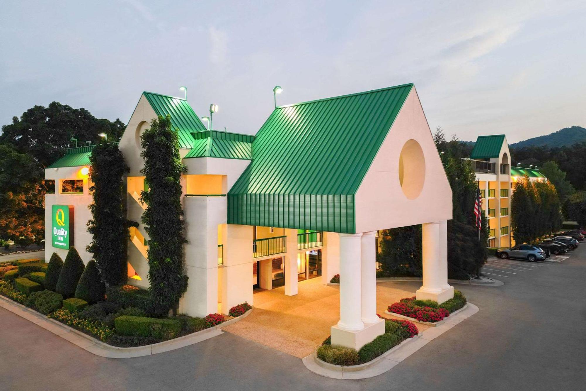 Quality Inn Near The Island Pigeon Forge Εξωτερικό φωτογραφία
