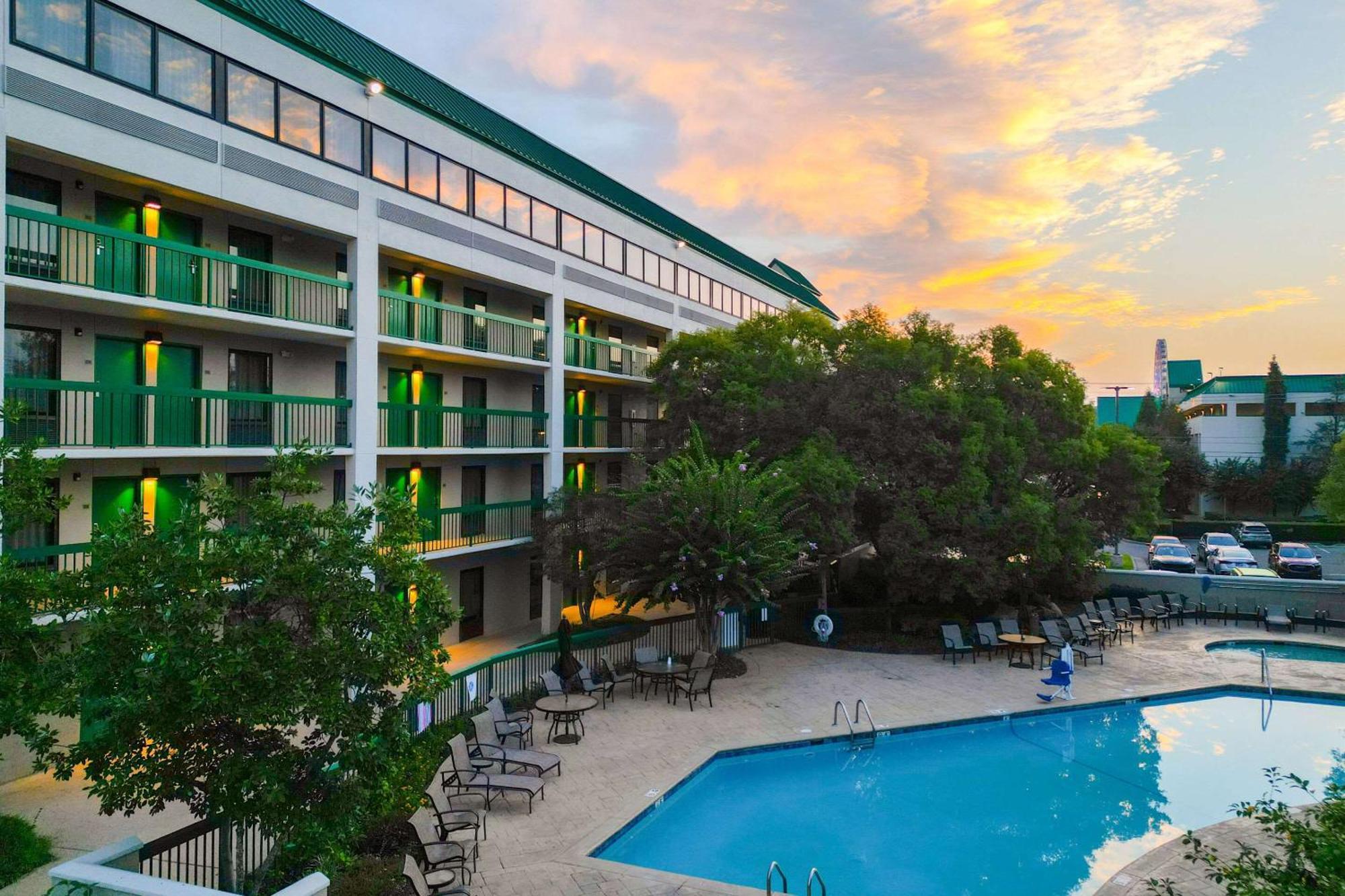 Quality Inn Near The Island Pigeon Forge Εξωτερικό φωτογραφία