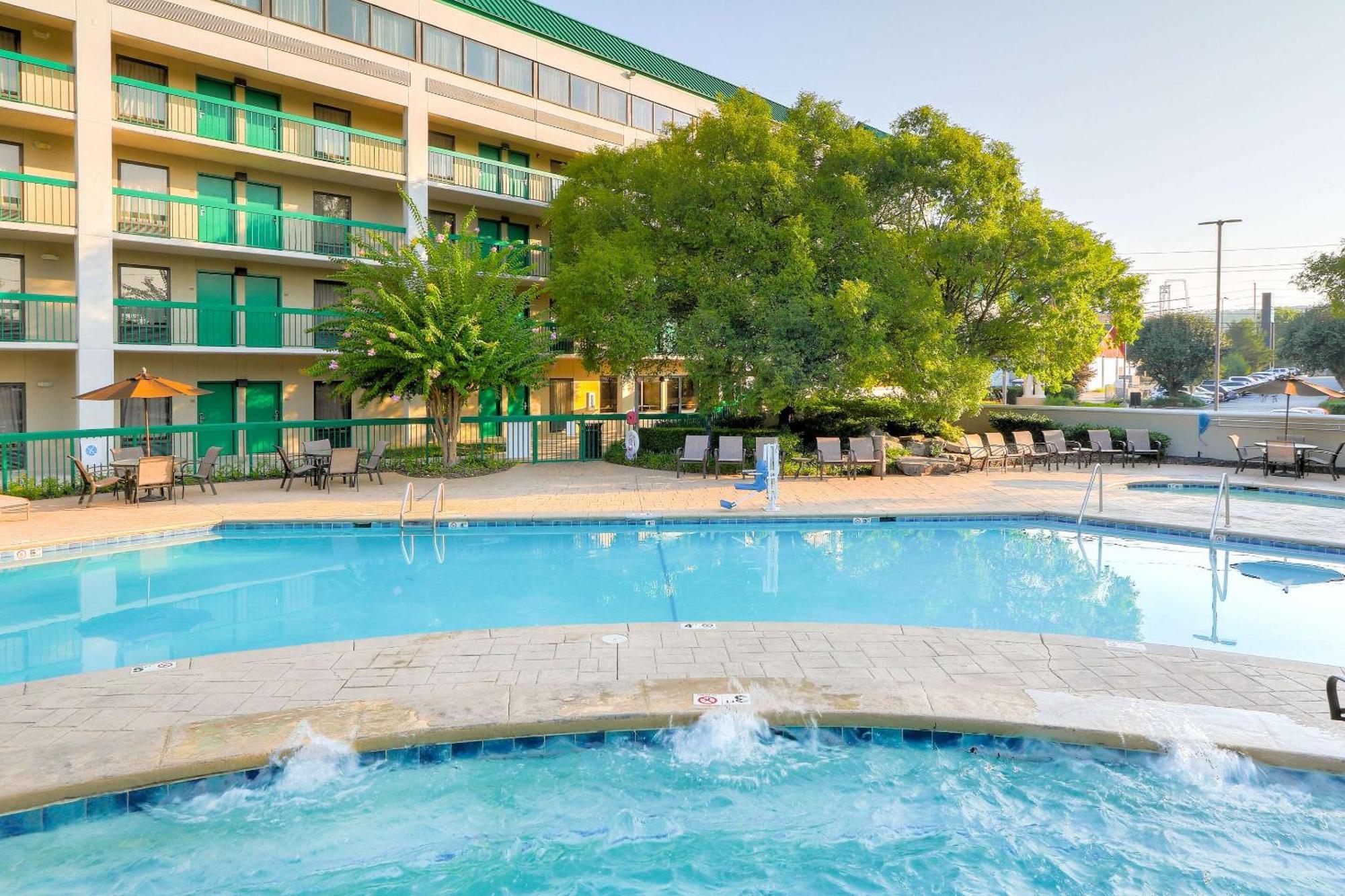 Quality Inn Near The Island Pigeon Forge Εξωτερικό φωτογραφία